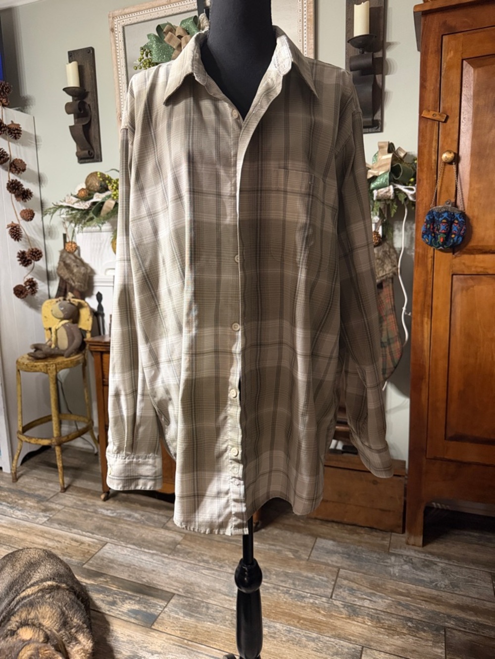 Haggar Beige Plaid Casual Button Down Shirt